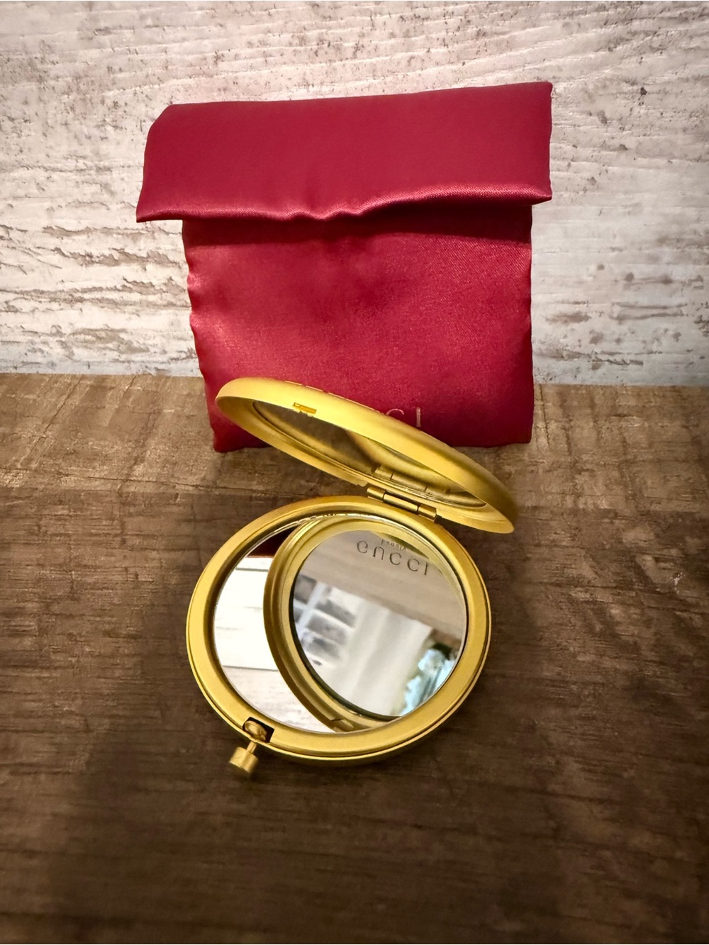 Authentic GUCCI beauty Mirror floral vintage clock - Picture 2 of 3